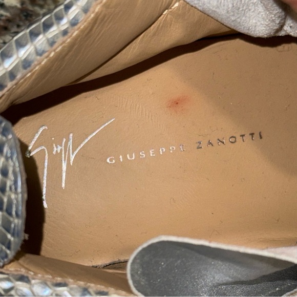 GIUSEPPE ZANOTTI Dual-Zip Textured Leather Sneakers - Picture 4 of 13